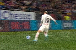 体育直播-【意甲】吉鲁助本纳塞尔凌空斩 凯西中柱 AC米兰胜